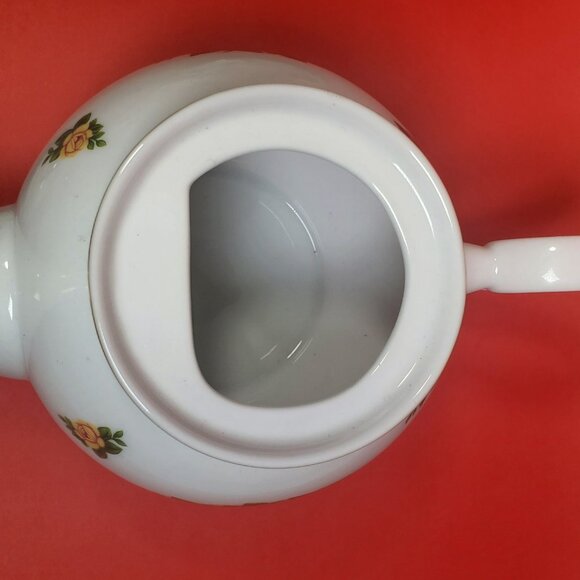 Royal Albert Small Teapot with 2 Cups & Saucers Gift Set – 2006 - Picture 13 of 15